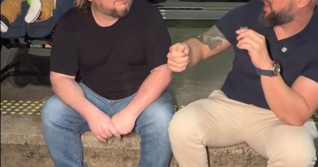 Will da Bondade conversando com a família do Rafinha
